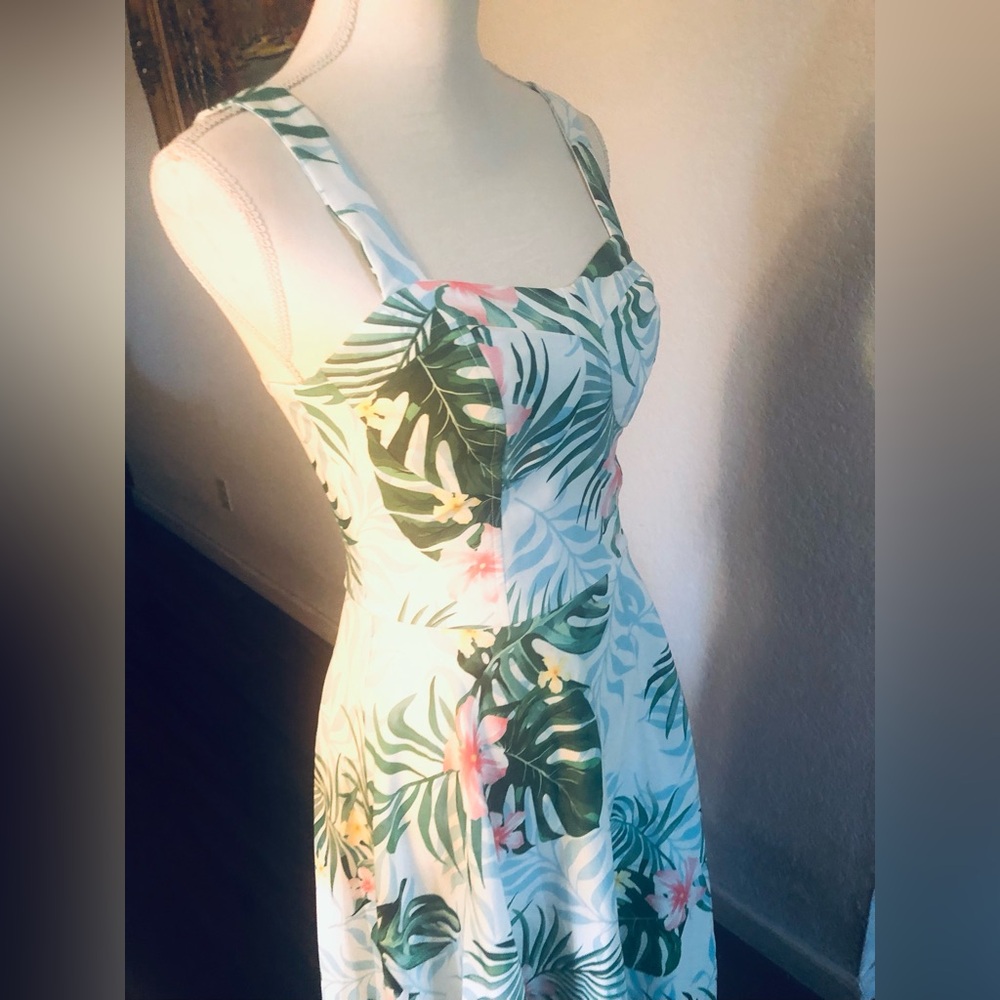 Belle Poque Floral Hawaiian 50s style dress